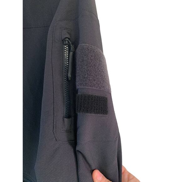 UNDER ARMOUR Women’s Black Zip Up Jacket / Size: Medium - Picture 9 of 11